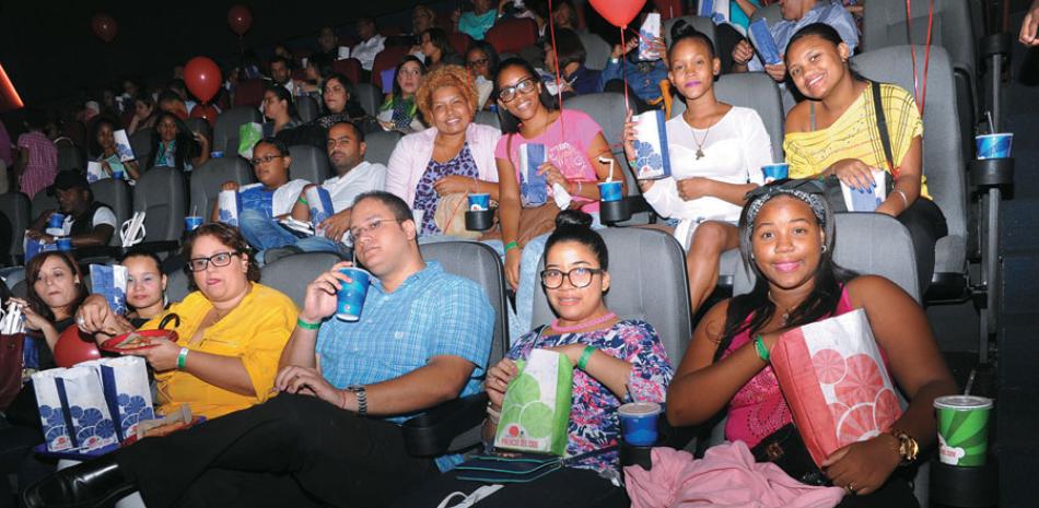 La película "Todo Incluido" llenó las 11 salas del Palacio del Cine de Sambill en la premier que se realizó para la prensa, familiares y allegados, el pasado lunes 21 de septiembre.