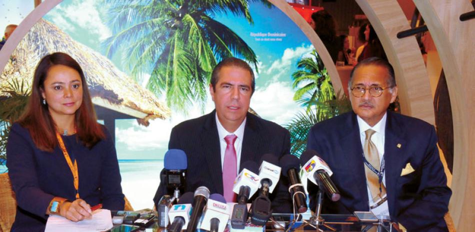 El ministro Francisco Javier García y Arturo Villanueva abogan mantener presupuesto a Turismo.