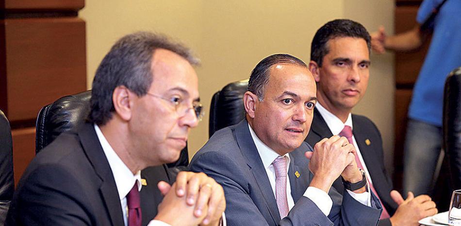 José Mármol, Juan Lehoux y Francisco Ramírez.