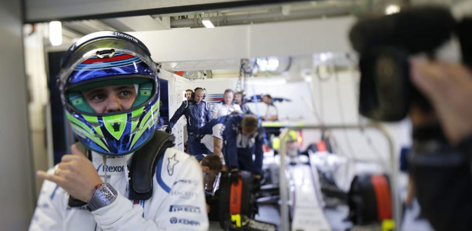 Felipe Massa, de Williams, aparece durante la segunda sesión de entrenamientos libres en el circuito de Sochi, Rusia. El Gran Premio de Rusia se disputará mañana domingo.