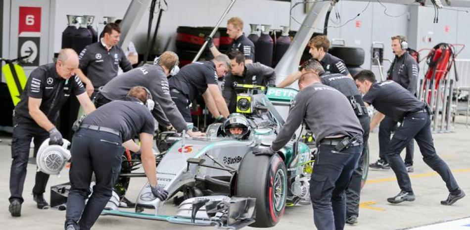 Mercedes. Elemán Nico Rosberg asegurá la primera posición de la parrilla de salida en el circuito de Sochi, en Rusia, sobre el líder y compañero de escudería Lewis Hamilton.