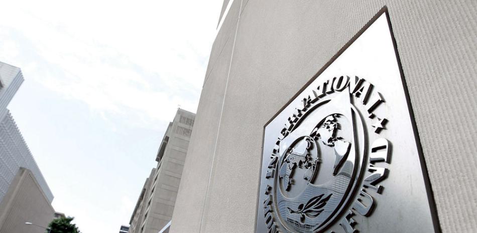 Fachada. Los representantes del Fondo Monetario Internacional (FMI) evalúan las economías de los países miembros.