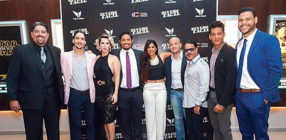 Elenco. Los actores principales de la cinta durante la gala premier realizada en Galería 360.