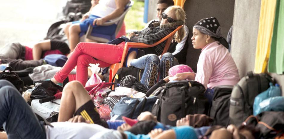 Frontera nica. Miles de migrantes cubanos se encuentran varados en Costa Rica, en ruta para llegar a los Estados Unidos.