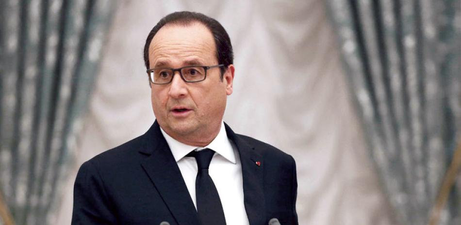 Ceremonia. El presidente François Hollande participa en una ceremonia celebrada en el palacio de los Inválidos de París.