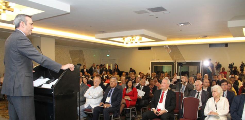 Discurso. El candidato del PRM, Luis Abinader, expuso en foro internacional organizado por Alianza Progresista.