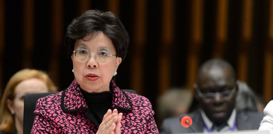 La directora general de la Organización Mundial de la Salud (OMS), Margaret Chan, durante una sesión del Consejo Ejecutivo de la OMS en Ginebra, Suiza, hoy, 28 de enero de 2016.