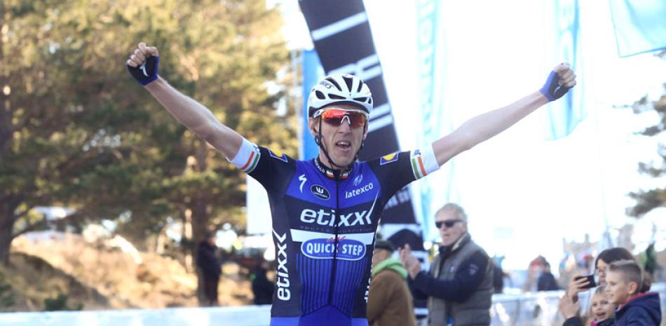 El corredor Daniel Martin, del Etixx Quick Step, quien fue el vencedor ayer en la segunda etapa de la Vuelta Ciclista a la Comunitat Valenciana, entre Castellón y Fredes de 163 kilómetros.