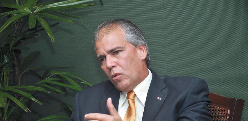 Visita. El diplomático De La Nuez López niega que la apertura de las relaciones con los Estados Unidos atente contra el sistema de gobierno y la soberanía de su país.