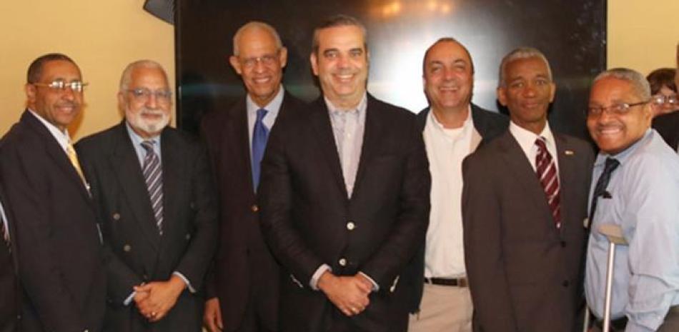 Luis Abinader celebró un encuentro con ejecutivos universitarios coordinado por el académico José Ramón Holguín.