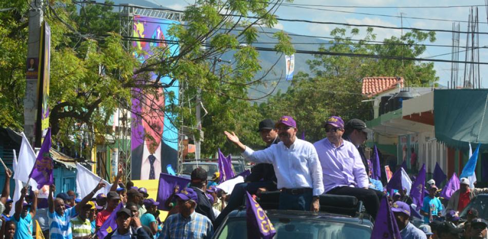 Proselitismo. El presidente Danilo Medina encabezará dos caravanas hoy y mañana en Santiago y la región Este.