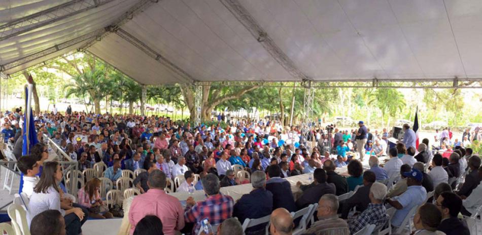 Acto. Momento de la proclamación de Pelegrín Castillo como candidato presidencial de la FNP para las próximas elecciones.