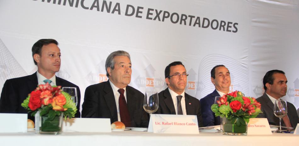 En la mesa de honor. Jean Alain Rodríguez, Rafael Canto Blanco, Andrés Navarro y Sadalá Koury.