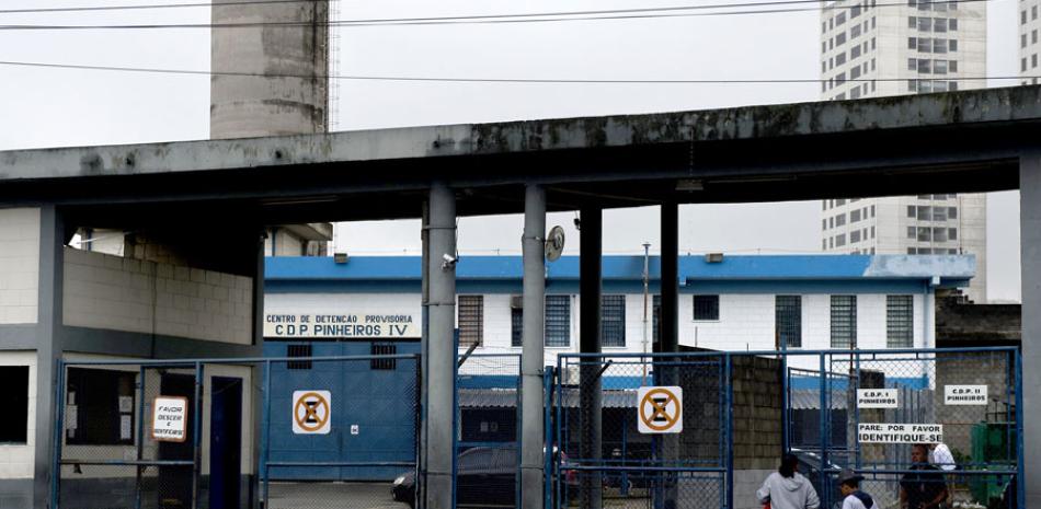 Fotografía tomada el 1 de marzo de 2016, muestra la puerta de entrada principal del Centro de Detención Provisional de Sao Paulo, Brasil, donde estuvo el vicepresidente de Facebook para América Latina, Diego Dzodan.