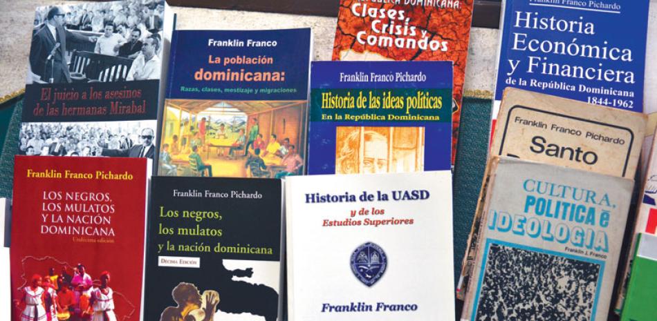 Obras. Franklin Franco escribió alrededor de 30 libros, los cuales junto a su biblioteca personal fueron donados al Museo General de la Resistencia.