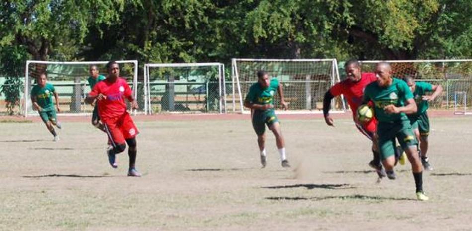 Uno de los encuentros de la Copa Universitaria de Rugby disputados en la jornada de este sábado en el óvalo del Estadio Olímpico Félix Sánchez.