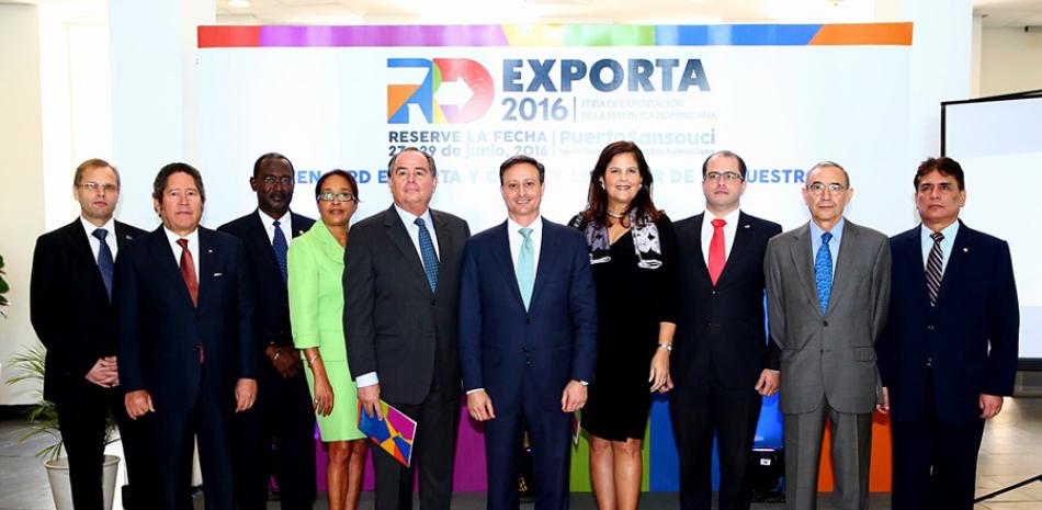 Delegación. Embajadores y funcionarios en RD Exporta 2016.