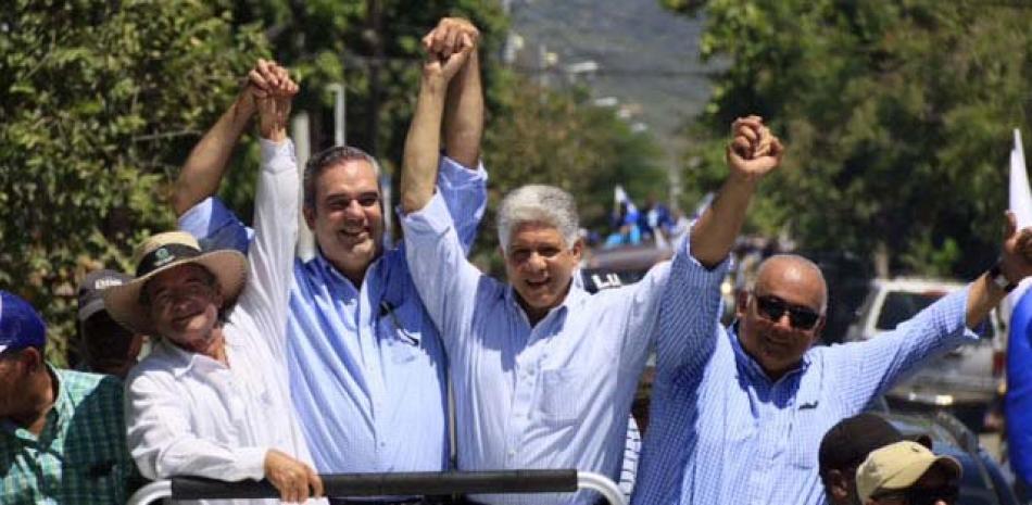 Campaña electoral. Luis Abinader durante su recorrido a través de comunidades de Santiago, Navarrete y San José de Las Matas.