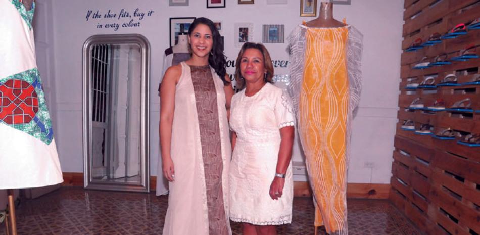 Estefania Lozada y Ligia Cárdenas.