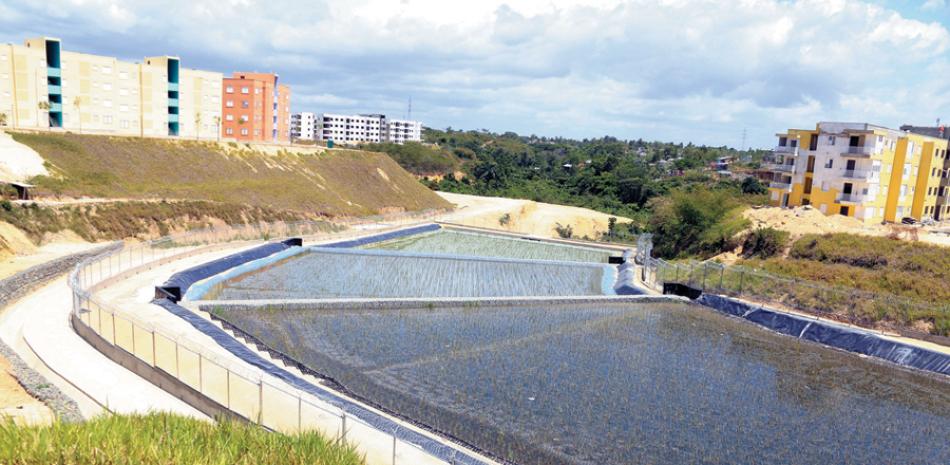 Lagunas. En La Nueva Barquita se construyen tres plantas de tratamiento de aguas residuales ecológicas amigables al medio ambiente.