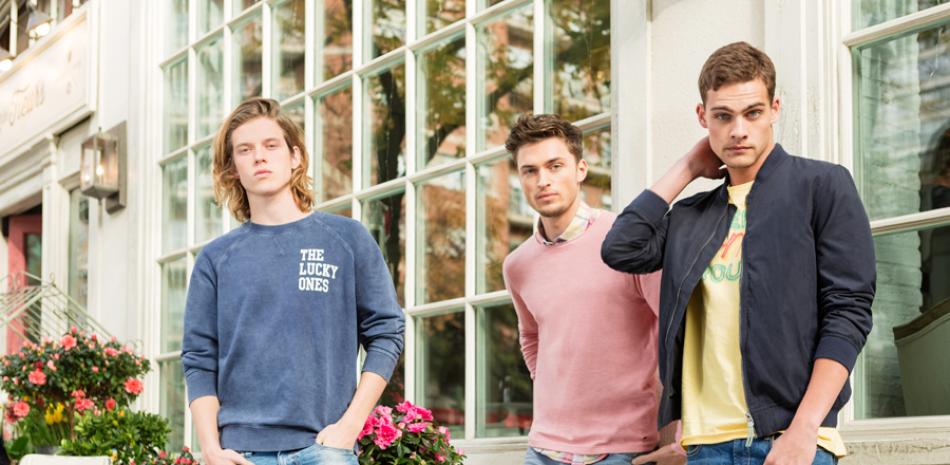 Masculino. Un toque varonil y fresco llevan las prendas de la época.