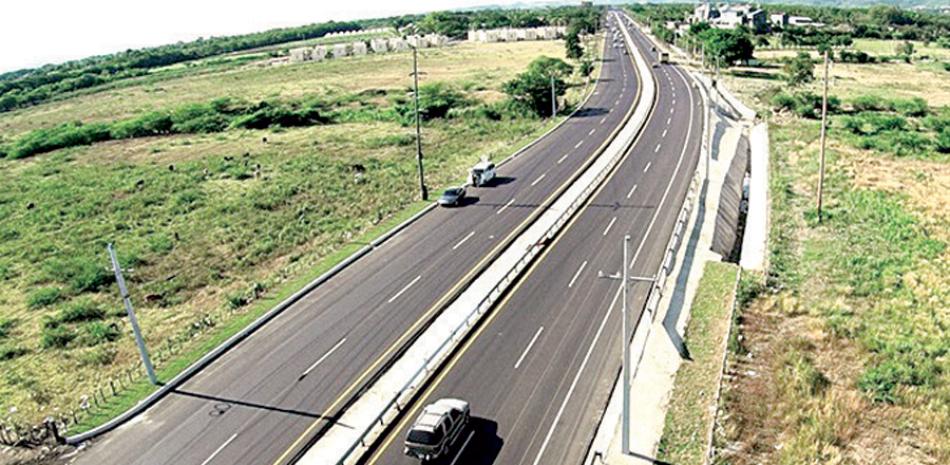 Carreteras. La construcción de carreteras es un articulador del desarrollo socioeconómico del país.