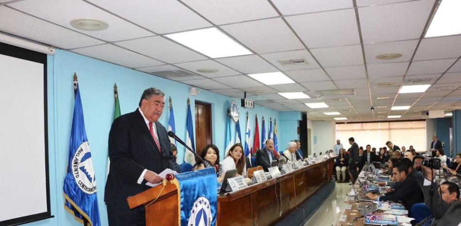 Acto. Miguel Mejía destacó el apoyo del presidente Danilo Medina al programa Educar para Integrar.