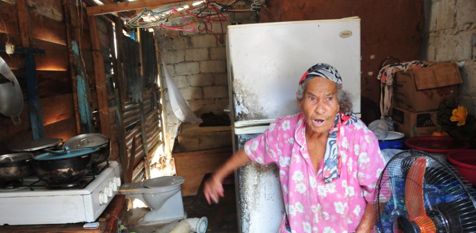 Lluvias. Deslizamiento de tierra dañó parte de la vivienda de doña Esperanza y Pedro Antonio Paniagua, quienes viven en la pobreza.
