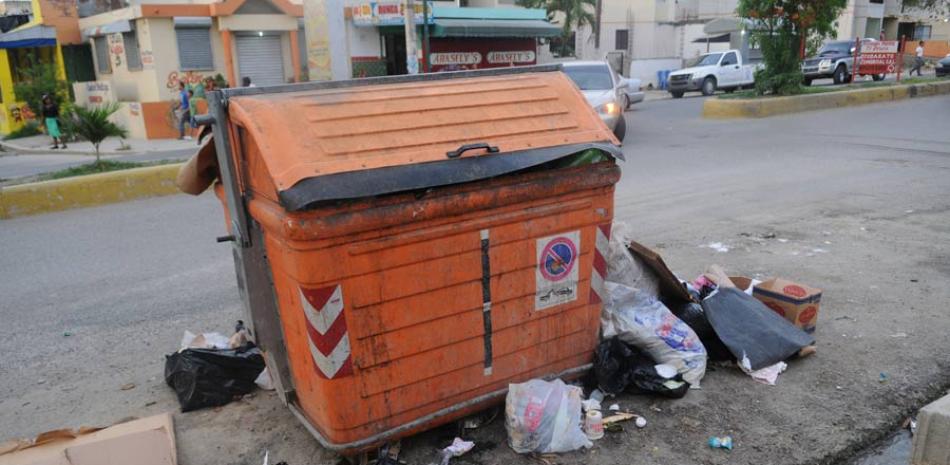 Descuido. La ciudad de Santiago de los Caballeros ha vuelto a llenarse de desperdicios.