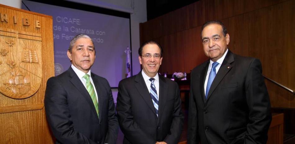 Nepomuceno Mejía, Arnaldo Espaillat y Julio Amado Castaños.