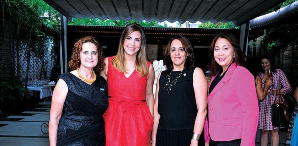 Rosa Elcarte, Laura Castellanos, Sandra Orsini y Clavel Sánchez.