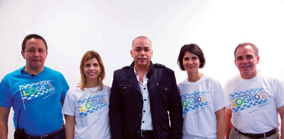 Héctor Ponciano, Ana María Ramos, Cherito, Mercedes Ramos y Celso Manuel Pérez.