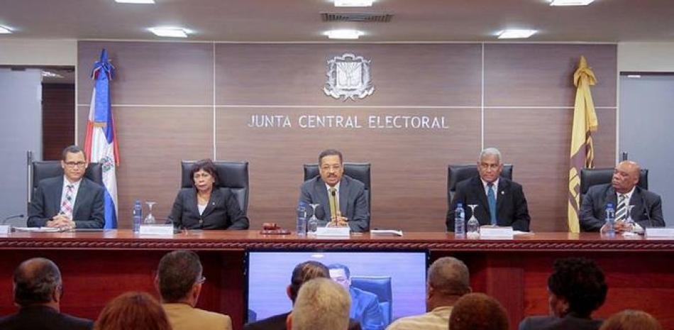 Elecciones. El pleno de la JCE electoral se reunió ayer en su sede.