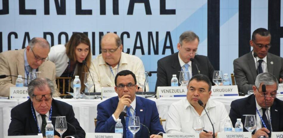 Los cancilleres y jefes de delegaciones que participan en la
Asamblea de la OEA hablaron ayer por separado sobre el tema.