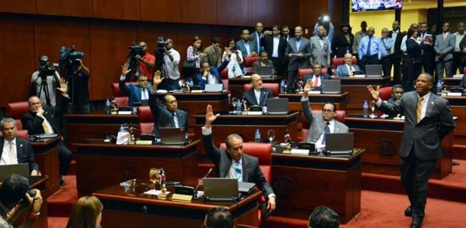 Sesión. Representantes de "Compromiso de Santiago" solicitaron al Senado una reunión urgente.