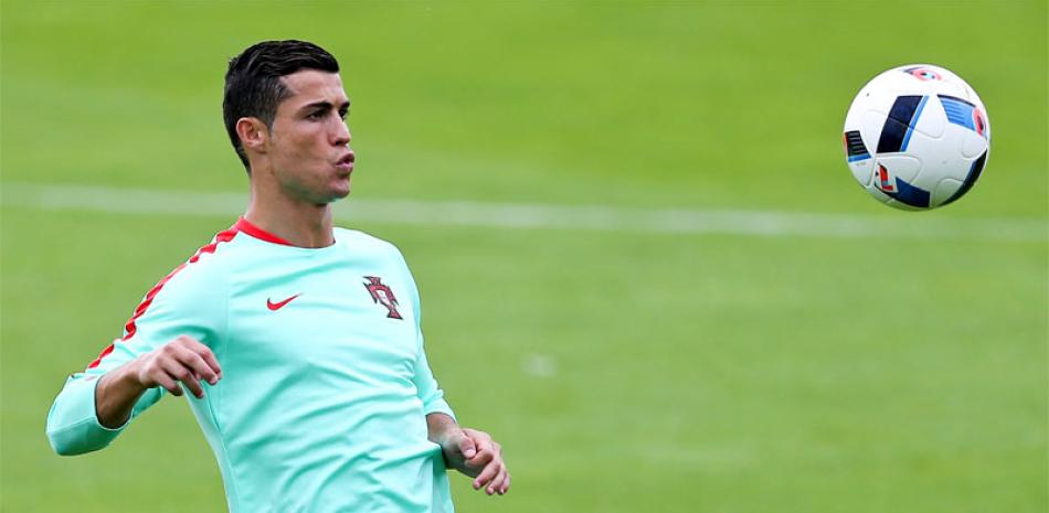 El goleador Cristiano Ronaldo y Portugal tienen la misión de pasar la asignatura que tienen hoy ante Croacia para avanzar a cuartos de finales.