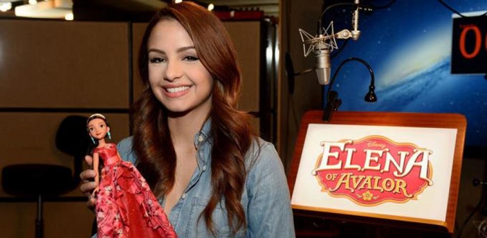 Intérprete. Para dar vida a "Elena", Disney eligió la voz de la actriz de origen dominicano Aimee Carrero, que interpreta al personaje de Sofía Rodríguez en la serie de ABC “Family, Young & Hungry”.