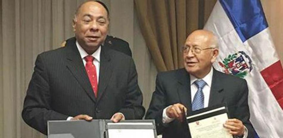 Acuerdo. Milton Ray Guevara, presidente del TC dominicano, y Manuel Miranda Canales, tiyular del constitucional peruano.