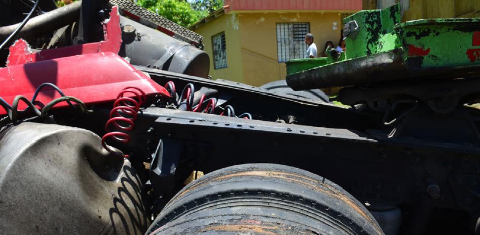 Peligro. Una situación que preocupa es la cantidad de camiones, patanas y otros vehículos pesados que transitan con neumáticos en mal estado.