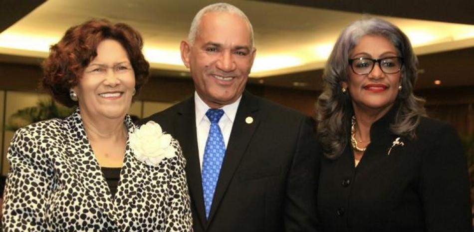 Zoila Martínez, Pedro Rodríguez y Rosabel Castillo