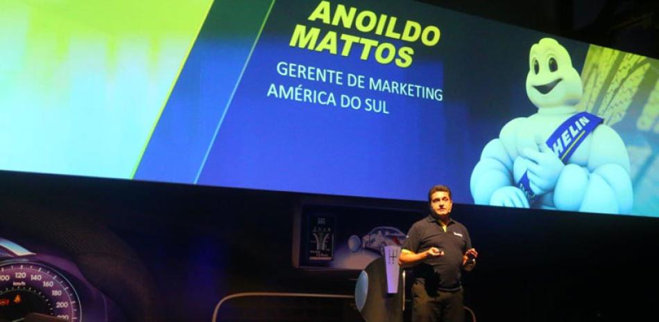 Lanzamiento. Arnoldo Matos, gerente de Marketing de Michelin para América del Sur, mientras presenta los nuevos neumáticos.
