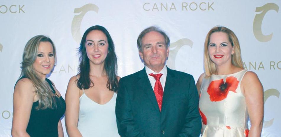 Darina Custodio, María Pérez, Javier Hermana y Gianni Paulino.