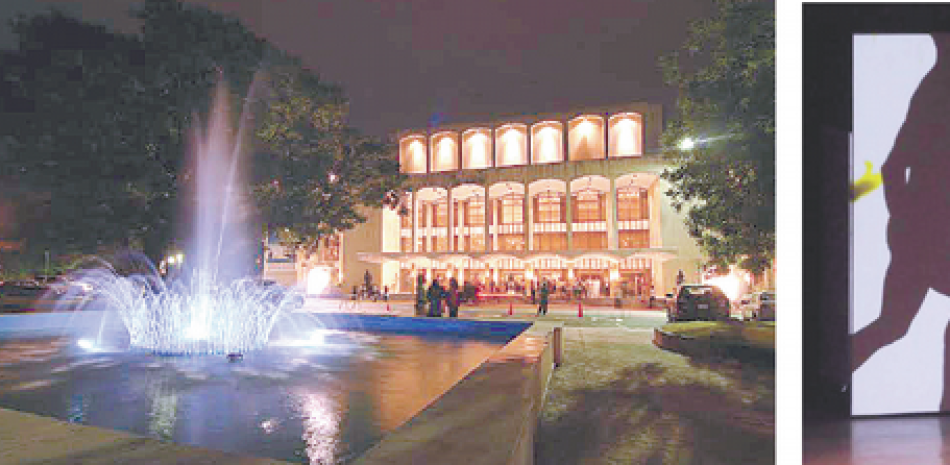 El espectáculo “Los colores de la danza” fue elegido para presentarse en la sala Carlos Piantini como parte de la celebración del 43 aniversario del Teatro Nacional Eduardo Brito. Con más de sesenta artistas en escena, da paso a una nueva etapa de servicio al público dominicano y extranjero.