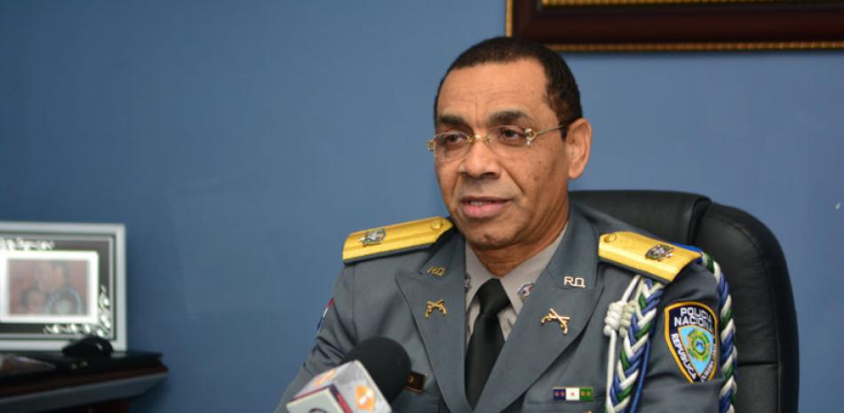 Portavoz. Sobre la asignación de escoltas, el general Nelson Rosario Guerrero declaró: “Se establece el máximo que se pueda aplicar en materia de seguridad a ciertos funcionarios”.