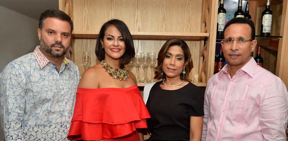 Carlos Aybar, Rocío Melo de Aybar, Yira Lachapelle y Máximo Novo.