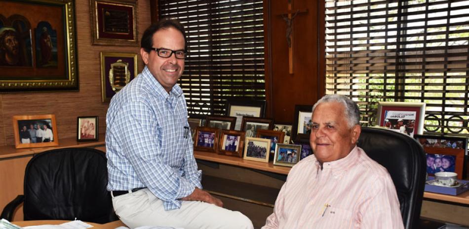 Rafael (Tato) Bisonó, presidente de Constructora Bisonó; y su hijo Juan Antonio.