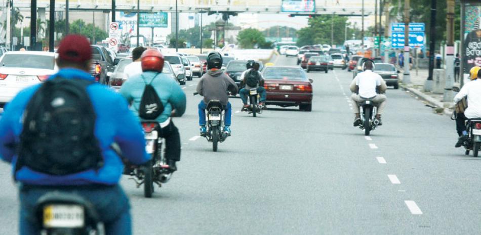 Tránsito Terrestre propone regularizar la circulación de motocicletas, como establece el artículo 195 de la ley 241