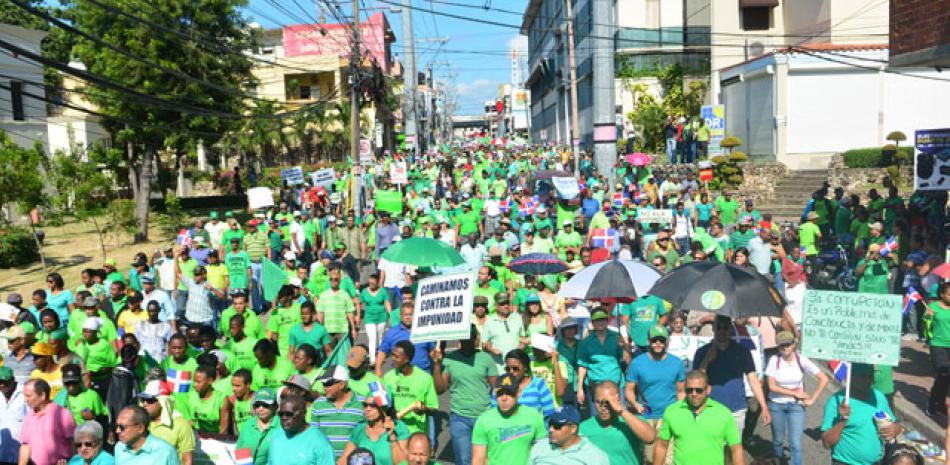 Reacciones. La manifestación cívica del pasado domingo concitó el respaldo de diversos sectores de la sociedad, que exigen un manejo pulcro de los recursos del Estado.