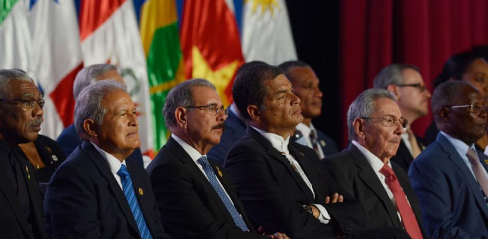 Alocución. El presidente Danilo Medina en un momento en la V Cumbre de Jefes de Estado y de Gobiernos de la Comunidad de Estados Latinoamericanos y Caribeños (CELAC), antes de su discurso de apertura del cónclave celebrado en el hotel Barceló Bávaro, de Punta Cana.
