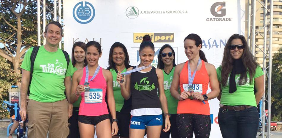 Jaisa Sánchez, Analeidy Arias y Johanna Ricart, ganadoras de la categoría abierta femenina.